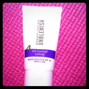Rodan and Fields Unblemish oil control lotion